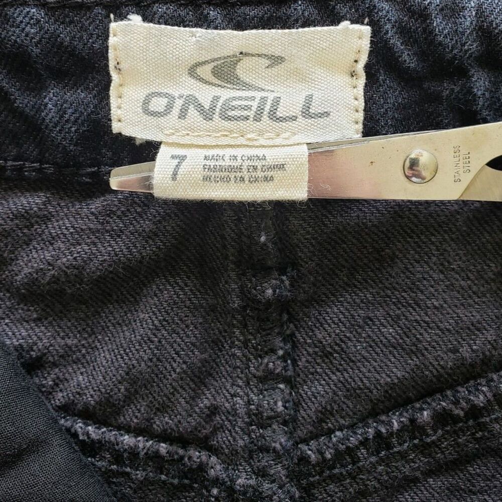 O'Neill Black Denim Frayed Hem Skirt Size 7 Classic 5-Pocket 100% Cotton - Picture 7 of 8